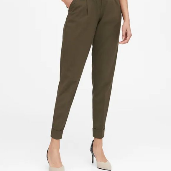 Banana Republic Pants - [NWT]High-Rise Tapered Cropped Pant Splendid Green